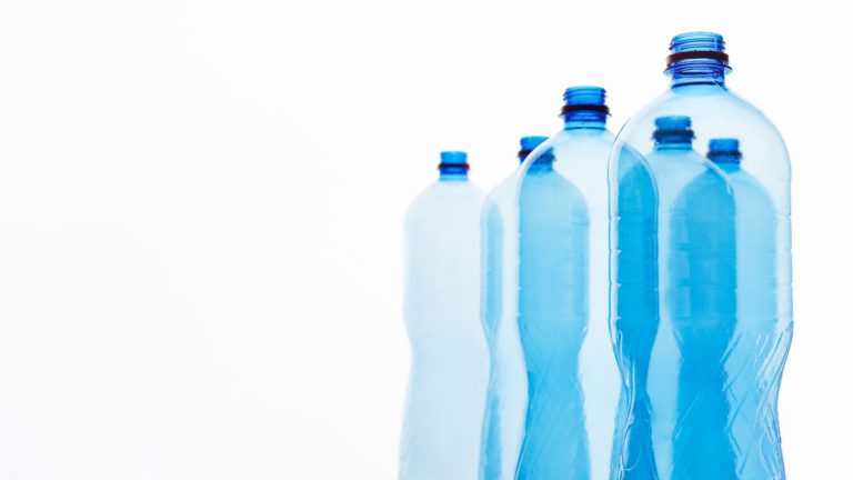 Maulwurf mit Plastikflaschen vertreiben – Effektive Anleitung
